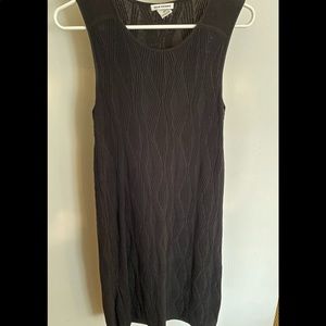 Elegant Club Monaco black shift dress - size small